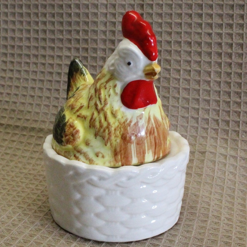 Vintage Ceramic Chicken Hen in Basket Salt & Pepper Shakers Farmhouse Rustic